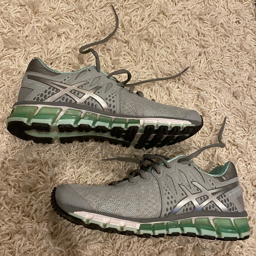 Woman’s Training Sneaker - Asics - Size 6